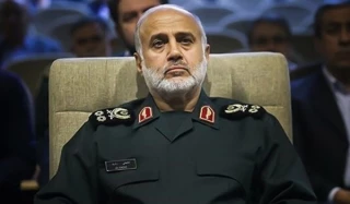 خلال لقائه وزير الدفاع... 

قائد عسكري ايراني يؤكد ضرورة انتاج اسلحة متطورة وقادرة على مباغتة العدو