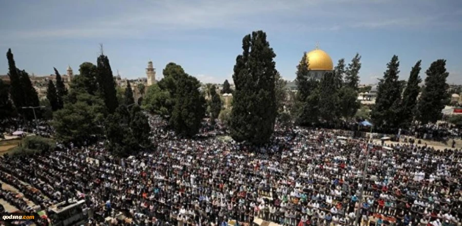 45 thousand Palestinians perform Friday prayer at Al-Aqsa Mosque
