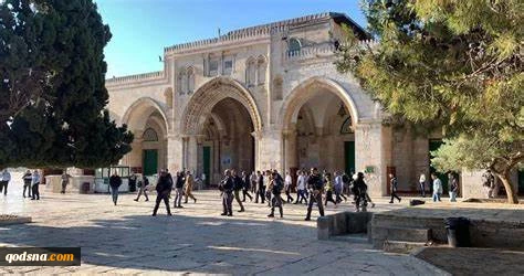 Hamas: desecrating Al-Aqsa Mosque is dangerous transgression