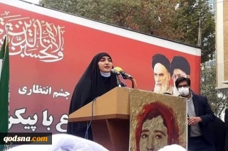 في مراسم تشييع الشهيدة أسدي؛

زينب سليماني: الشيعة والسنة لم يختلفوا في مدرسة الحاج قاسم