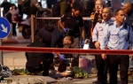 Zionist troops martyr wounded Palestinian man at point-blank after stabbing incident