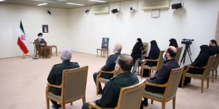 خلال استقباله عائلة الشهيد سليماني

قائد الثورة : الشهيد سليماني اكثر الشخصيات الوطنية والمتميزة في إيران والعالم الإسلامي