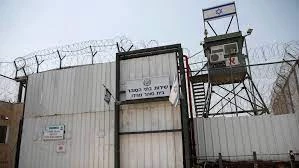 In a press statement, Qasem held the Israeli occupation fully responsible for the outbreak of Covid-19 cases among Palestinian captives.  

"The increase in coronavirus infections among the Palestinian detainees reveals the extent of deliberate medical 