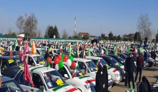مسيرات ذكرى انتصار الثورة الاسلامية تجري بالسيارات والدراجات النارية