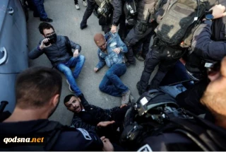 Sheikh Jarrah: Israeli forces attack protesters as deadline of forced eviction looms - video