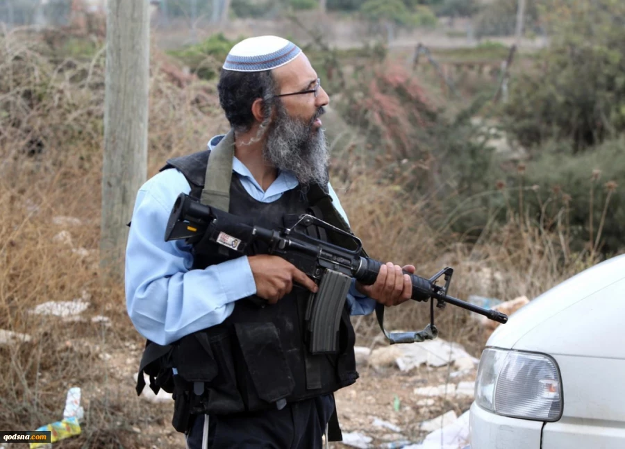 Zionist settler fires at a girl school in Beit-ul-lahm, terrorizes children