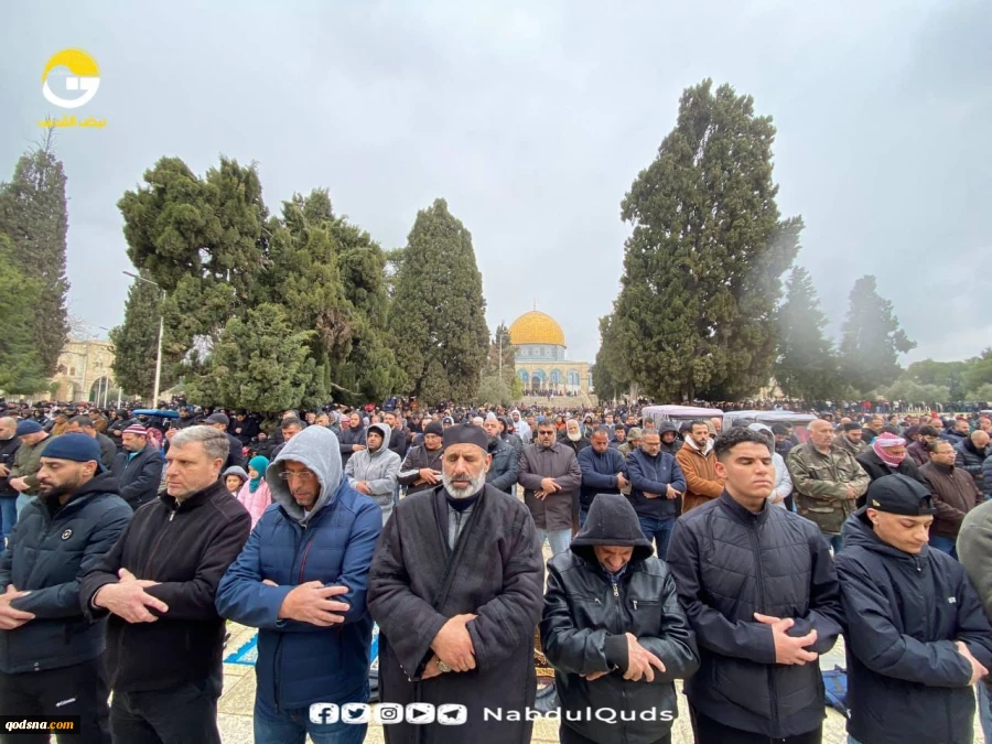 Palestinians perform Friday prayer at Al-Aqsa in Occupied al-Quds 2
