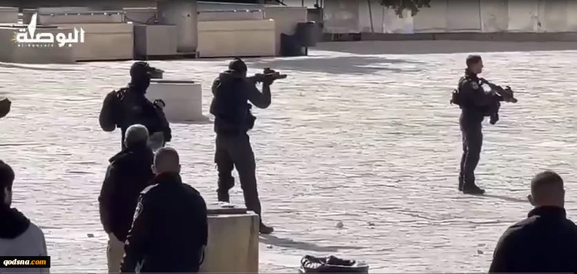 Israeli police storm al-Aqsa anew to facilitate settlers' entry