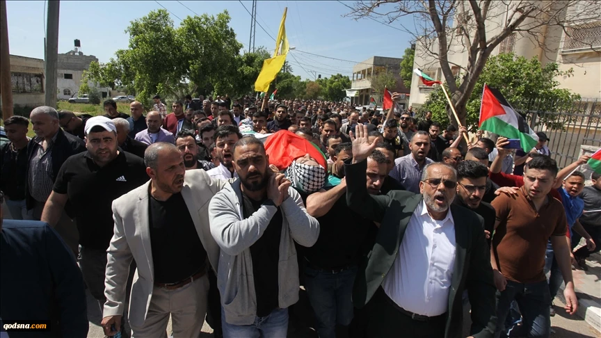 Hundreds mourn Palestinian youth killed by Israel in West Bank
 2