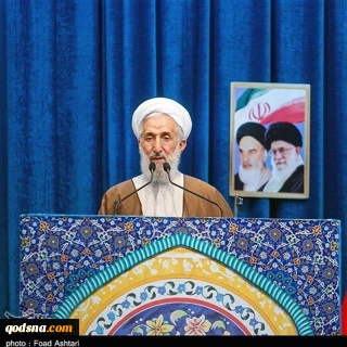 Senior cleric at the sermons of Eid al-Fitr prayer:

Palestine still number one issue of Islamic world