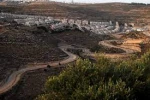 Israeli forces open settler-only road on Palestinian land west of Beit-ul-lahm