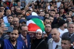 تشييع جثمان الزميلة الصحفية شيرين أبو عاقلة في مخيم جنين بعد إصابتها برصاص الاحتلال 3