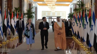 رئيس كيان العدو الاسرائيلي يتجه إلى الإمارات لتقديم التعازي
