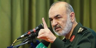 القائد العام للحرس الثوري الايراني: توازن الاقتدار تغير لصالح الاسلام والثورة الاسلامية