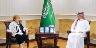 نماینده ویژه آمریکا در یهود ستیزی:

عربستان اقدامات امید بخشی برای مقابله با یهود ستیزی انجام داده است