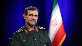 الأدميرال تنكسيري: انسلال الصهاينة الى الخليج الفارسي لن يؤدي سوي إلى انعدام الأمن