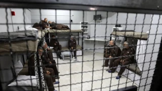 Palestinian captives stage mass hunger strike in Israeli jails