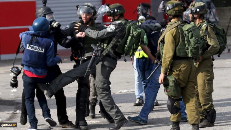 إصابة 5 صحفيين من تلفزيون فلسطين في اعتداء لقوات الاحتلال غرب نابلس 2