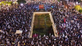 Thousands of Israelis protest in anti-Netanyahu rallies