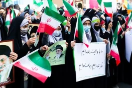 تجمع اعتراضی دانش‌آموزان مقابل سفارت فرانسه 10