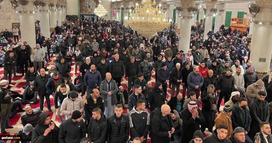 هزاران فلسطینی در نماز صبح مسجدالاقصی و مسجد ابراهیم (ع) حاضر شدند 2