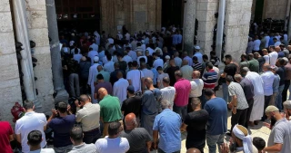 70,000 worshipers perform Friday prayer at Al-Aqsa