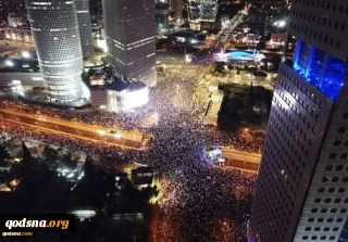 Thousands rage against Netanyahu's 'legal reforms' for 10th straight week