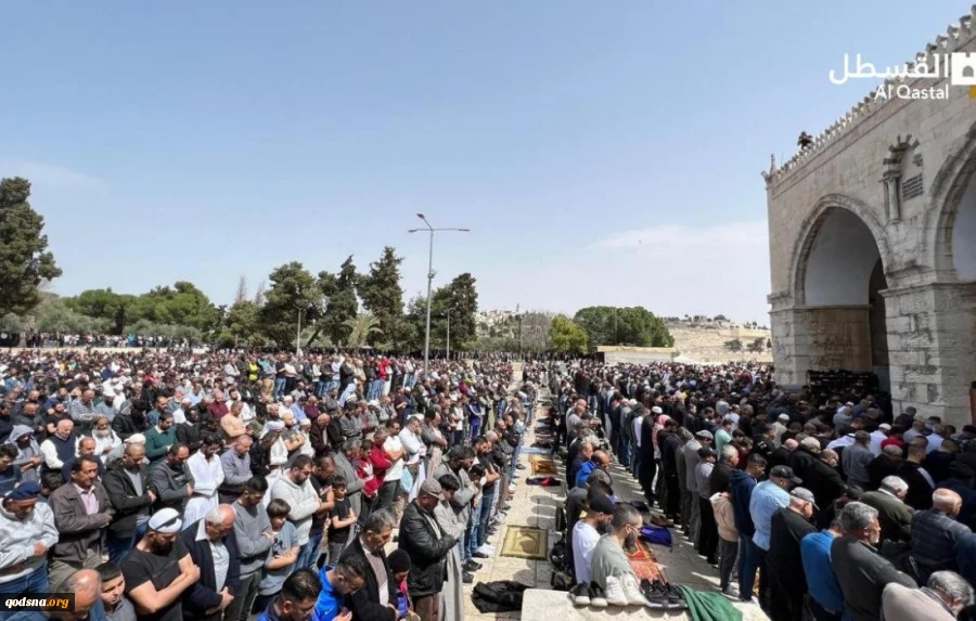 100 ألف مصلٍ يؤدون الجمعة الأولى من رمضان بالمسجد الأقصى المبارك 2