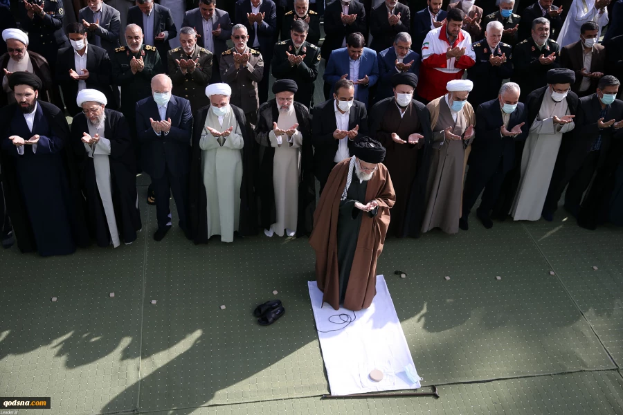 إقامة صلاة عيد الفطر بالعاصمة طهران بإمامة قائد الثورة الإسلامية 4
