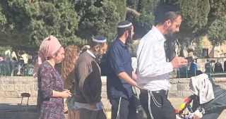 تعرض ده‌ها شهرک‌نشین اشغالگر یهودی به مسجد الاقصی/ هشدارهیئت اسلامی مسیحی نسبت به توطئه صهیونیست‌ها علیه مصلای باب الرحمه