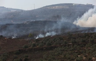 عناوین اخبار وبگاه‌ها و روزنامه های فلسطینی/ 23 خرداد

آتش زدن چاه آب کشاورزان فلسطینی توسط شهرک نشینان اسرائیلی/ طرح اشغالگران برای احداث 4 هزار واحد مسکونی در کرانه باختری/ سفر محمود عباس به چین/  اعزام نخستین کاروان حجاج فلسطینی از کرانه باختری 2