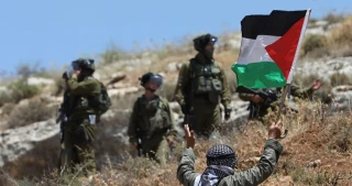 Palestinians injured during clashes in W. Bank towns