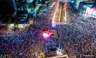 Tens of thousands of Israelis march to Knesset as anti-regime protests continue