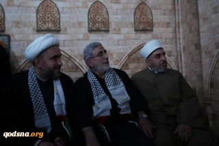 قائد فيلق القدس في موكب نداء الاقصى في طريق كربلاء المقدسة+صور