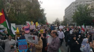 پیام شرکت کنندگان در راهپیمایی مردمی حمایت از فلسطین در تهران به مردم فلسطین:

مادران فلسطینی مقاومت کنند که پیروزی نزدیک است/ آزادی قدس نزدیک شده است