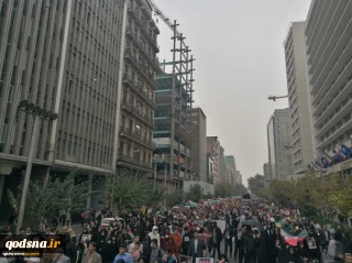 دانش آموزان شرکت کننده در مراسم 13 آبان:

حضور ما در این راهپیمایی، کمترین کاری است که برای همبستگی با کودکان فلسطینی انجام میدهیم
