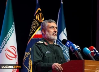 سردار حاجی‌زاده فرمانده نیروی هوافضای سپاه؛

آمریکایی‌ها با زبان تمنا و خواهش با ایران مکاتبه دارند