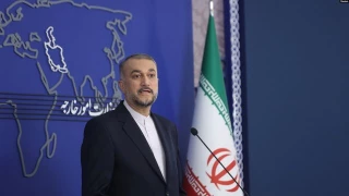 وزیر امور خارجه کشورمان:

راه حلی جز ارسال کمک به غزه و ادامه توافق تبادل اسرا وجود ندارد/ اسرا در جنگ کشته می‌شوند