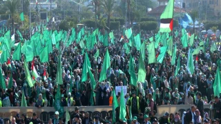 به مناسبت سی و ششمین سالگرد تشکیل جنبش مقاومت اسلامی فلسطین (حماس)؛

هزاران فلسطینی در کرانه باختری اشغالی با برپایی راهپیمایی، سالگرد تشکیل این جنبش را گرامی داشتند