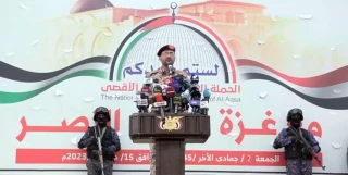 بيان الجيش اليمني حول استهداف سفينتين بالبحر الأحمر

القوات المسلحة اليمنية مستمرة في منع كافة السفن المتجهة إلى الموانئ "الإسرائيلية"