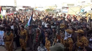 خروش میلیونی یمنی ها:

میلیونها یمنی عصر جمعه در 9 استان از جمله صنعاء در حمایت از ملت فلسطین در غزه راهپیمایی کردند 3