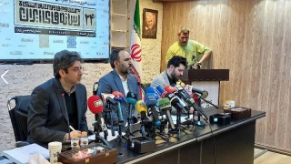 مهدی‌پور، معاون امور رسانه‌ای و تبلیغات وزارت فرهنگ و ارشاد اسلامی:

فعالیت نمایشگاه «رسانه‌های ایران» از ۲۹ بهمن آغاز می‌شود / رویداد غزه بخش ویژه نمایشگاه بیست و چهارم