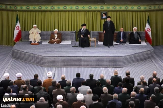 رهبر انقلاب در دیدار کارگزاران نظام، نمایندگان کشورهای اسلامی و جمعی از اقشار مختلف مردم؛

مصیبت غزه، مصیبت دنیای اسلام و بلکه همه بشریت است// مصیبت غزه نشان‌دهنده اوج بطلان نظم کنونی جهانی است// امروز آمریکا، انگلیس و بسیاری از کشورهای اروپایی پشت دست‌های جنایتکار و به خون‌آلوده رژیم صهیونیستی قرار دارند