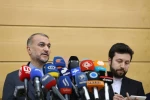 لدى وصوله إلى لبنان؛

أمير عبد اللهيان: إيران تدعم المقاومة/ على أمريكا أن تتوقف عن دعم الكيان الصهيوني
 2