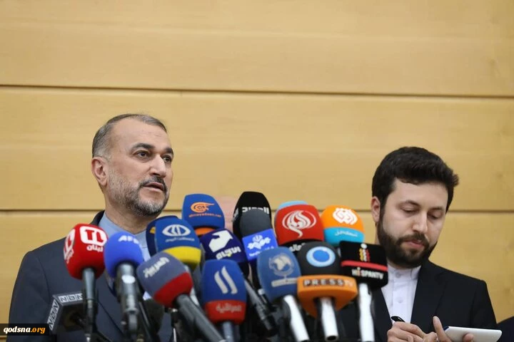 لدى وصوله إلى لبنان؛

أمير عبد اللهيان: إيران تدعم المقاومة/ على أمريكا أن تتوقف عن دعم الكيان الصهيوني
 2