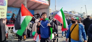 Iranians hold nationwide rallies to mark Islamic Rev. anniv. 8