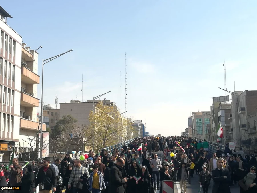 شرکنندگان در راهپیمایی چهل و پنجمین سال پیروزی انقلاب:

همراه و پشتیبان مردم فلسطین هستیم 2