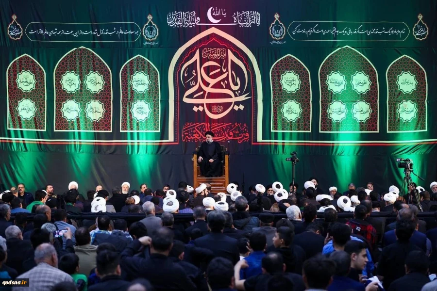 خلال مراسم احياء ليلة القدر..

الرئيس الإيراني: لو اهتمت الدول الاسلامية بالقرآن لما تجرأ الكيان الصهيوني على ارتكاب كل هذه الجرائم 2