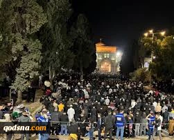 120 ألف مصل يؤدون صلاة الجمعة الأخيرة في شهر رمضان بالمسجد الأقصى