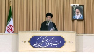قائدالثورة الإسلامية في صلاة عيدالفطر: الكيان الصهيوني سيعاقب على جريمته ضد قنصليتنا في دمشق